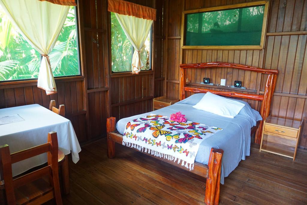 Lookout Inn Beach Rain-Forest Eco Lodge Carate エクステリア 写真
