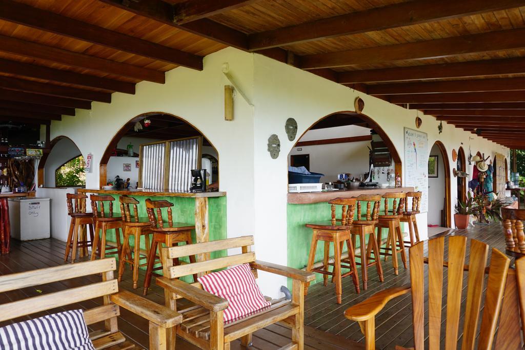 Lookout Inn Beach Rain-Forest Eco Lodge Carate エクステリア 写真